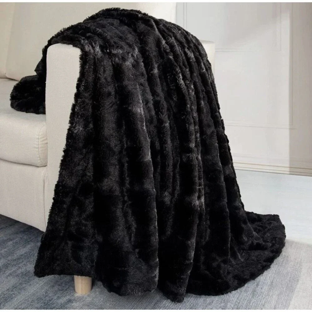 TOONOW Faux Fur Luxury Throw Blanket,Double Side Soft Fluffy Fuzzy Blanket Black - Picture 2 of 5